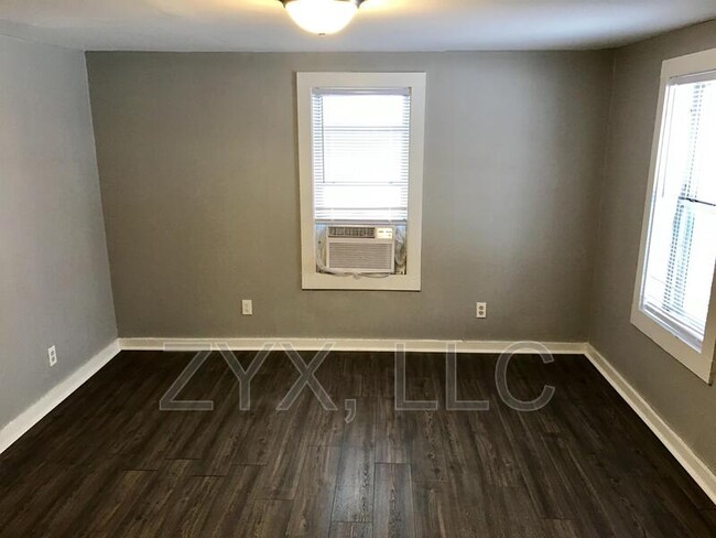 Photo - 207 N Walnut Ave