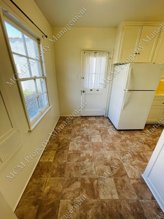 Unit #1 Dine-In Kitchen - 11682 Darlington Ave
