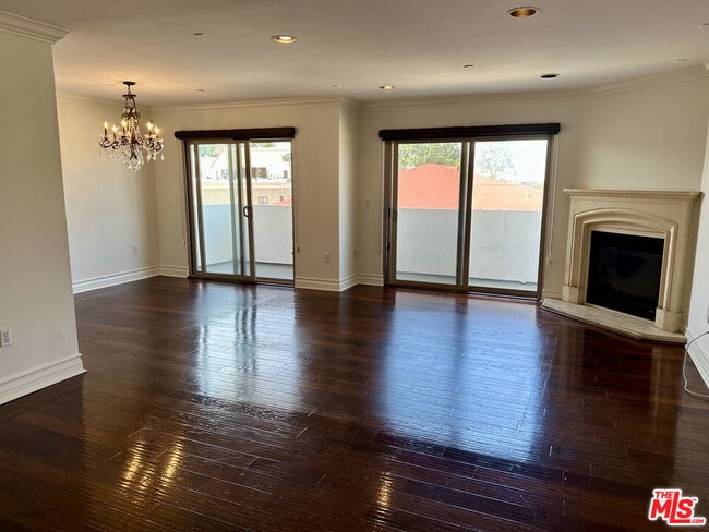 Photo - 1621 Barry Ave Unidad 302