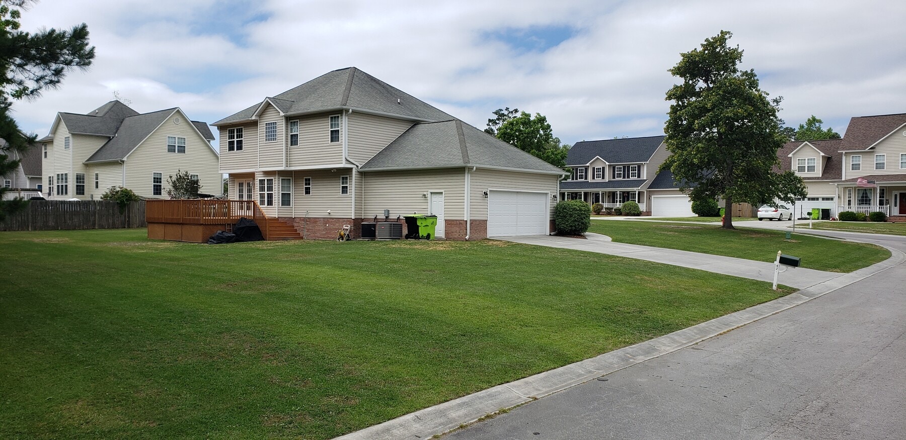 Photo - 421 Holly Ln