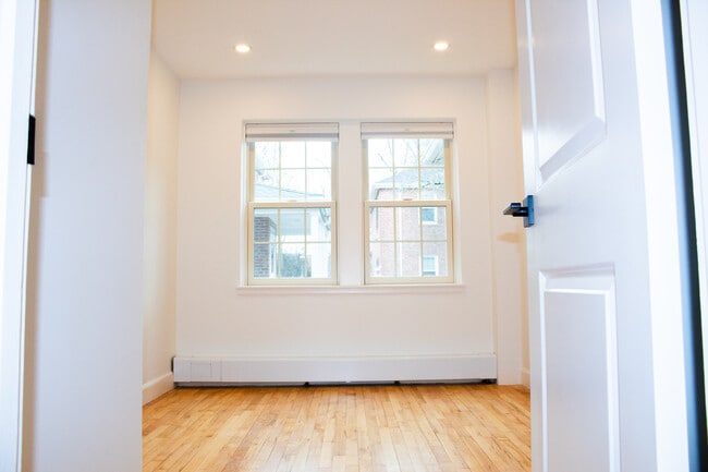 Building Photo - 33 Hammond Pond Pkwy Unit 2