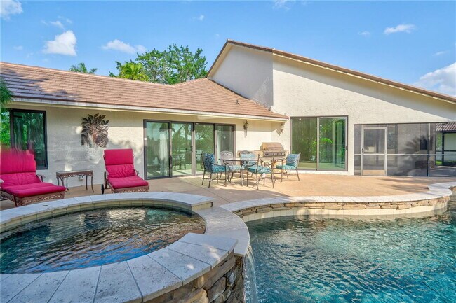 Photo - 1087 Deerwood Ln