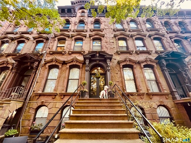 Building Photo - 556 Chapel St Unit APT 3