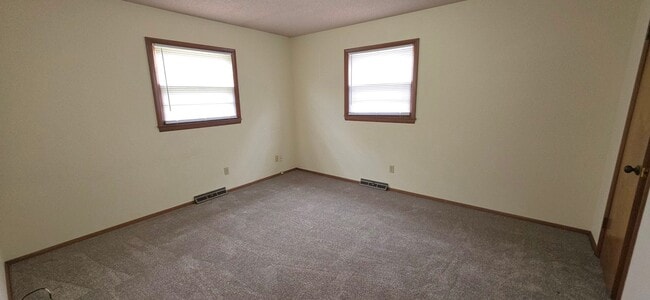 Photo - 2 Bedroom House close to Hospitals!  $895