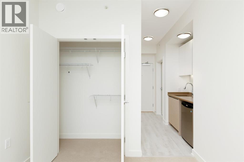 Photo - 8850 University Crescent Unit 614