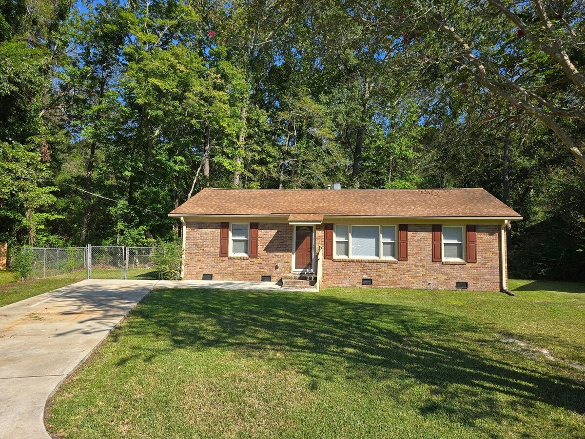 Renovated Brick home on cul de sac in Goos... - Renovated Brick home on cul de sac in Goos...