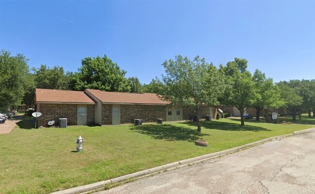 Photo - 125 Janis St