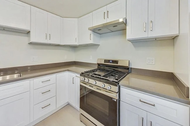 Photo - 829 Warfield Ave Unit 829