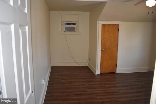 Photo - 1000 Burlington Ave