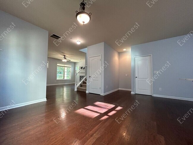 Photo - 137 Dunleith Pkwy SW