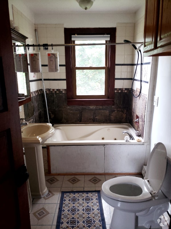 Building Photo - 2474 Lincoln Ave Rental