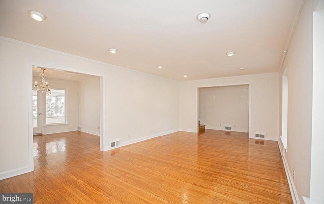 Photo - 526 Williams Rd