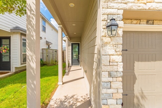 Photo - 5634 Amber Brook Ln