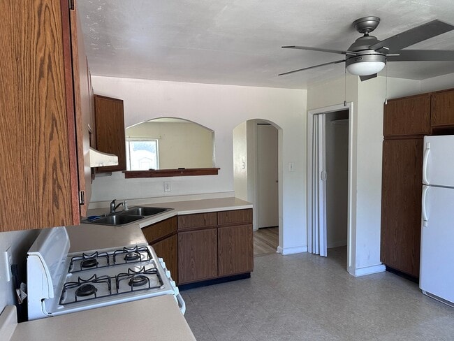 Photo - W162N11651 Park Ave Unit 3