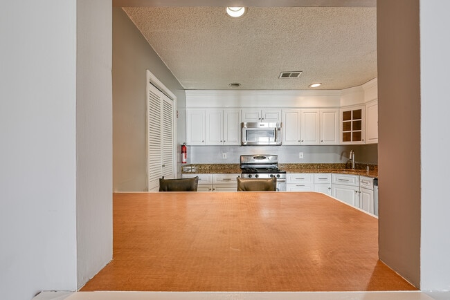 Photo - 45 Tulip Ln
