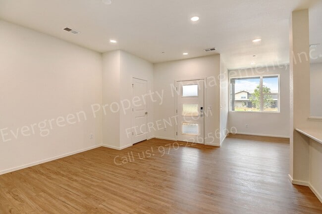 Photo - 4954 Denys Dr.