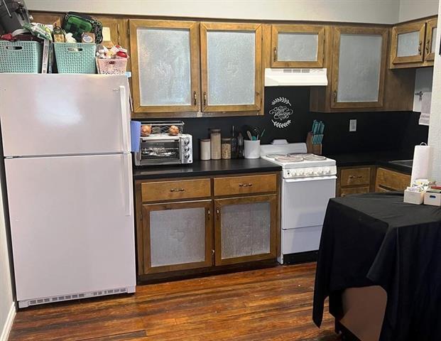 Building Photo - 100 E Collin St Unit 1 Rental