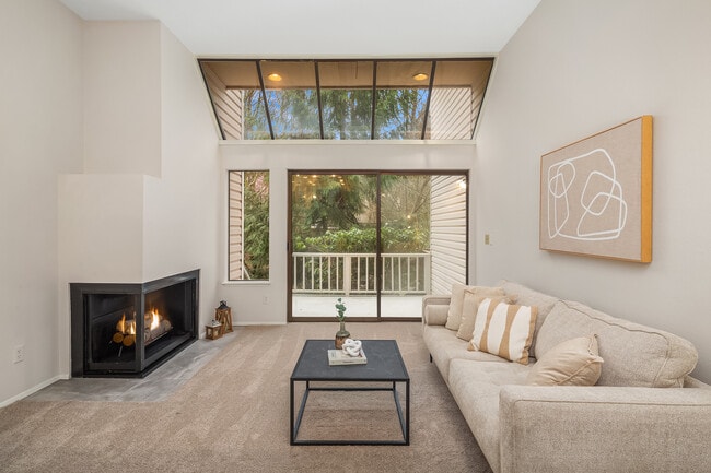 Building Photo - 19805 15th Ave NE Unit #3