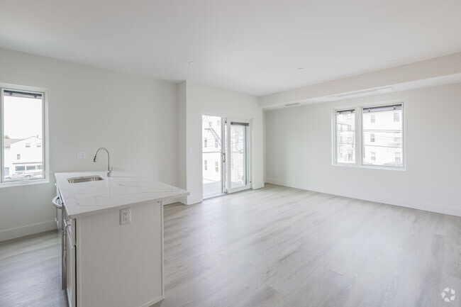 2 BR, 2 BA