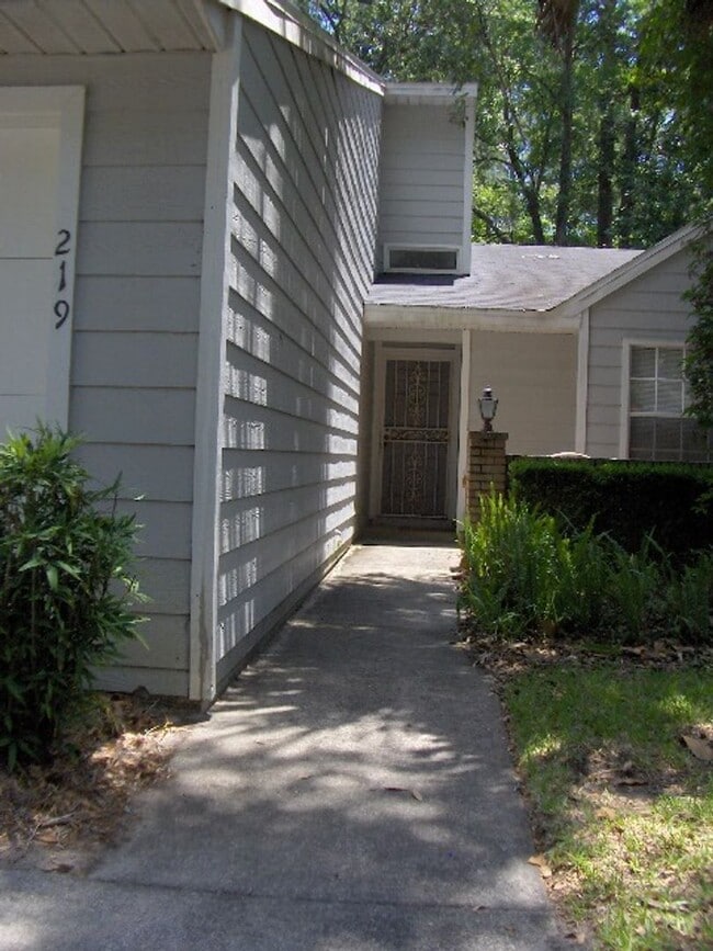 Photo - Mill Pond accross from G'ville Health and Fitness