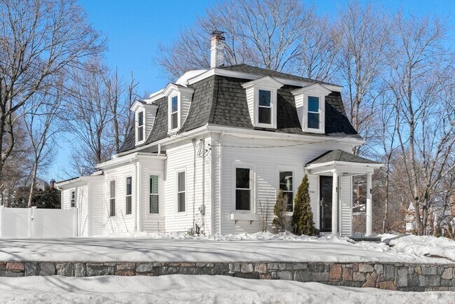 Photo - 1104 Pleasant St