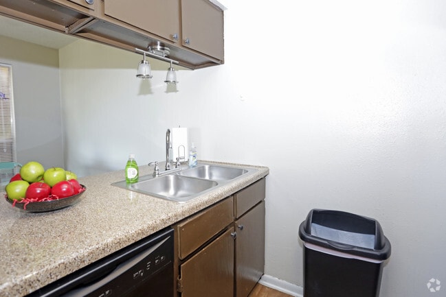 Kitchen - Crosby Square Apartments