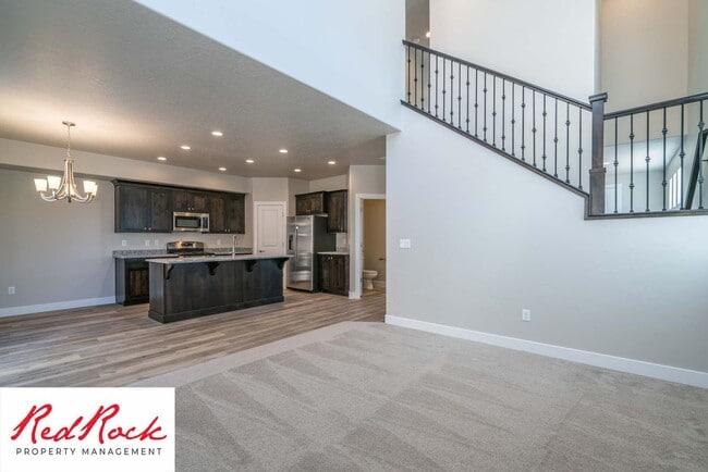 Building Photo - 3 Bedroom Hurricane Townhome With Scenic Views