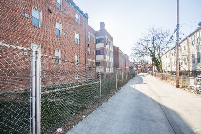 Linwood Apartments