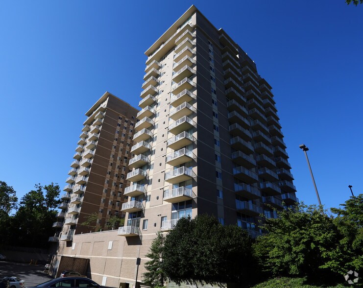 Westwood Tower Apartments For Rent in Bethesda, MD