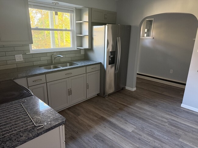 Photo - 104 W Fairview St