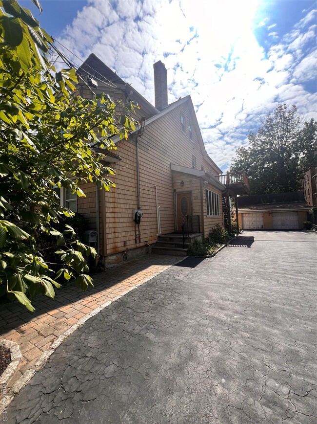 Photo - 20 Wolffe St Unit 1