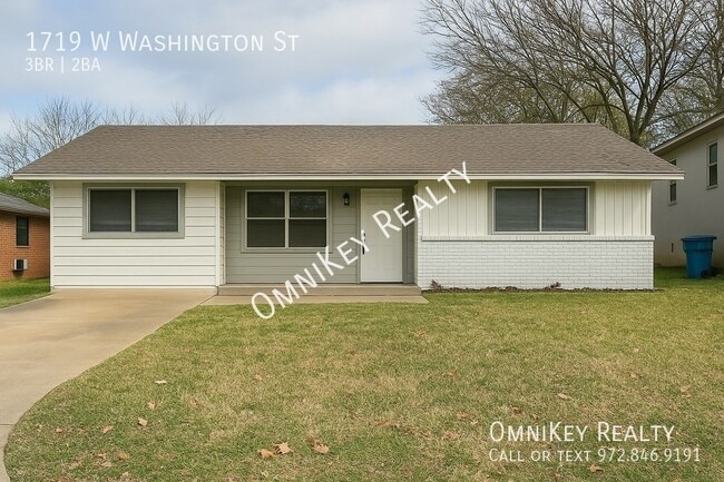 Building Photo - 1719 W Washington St Rental