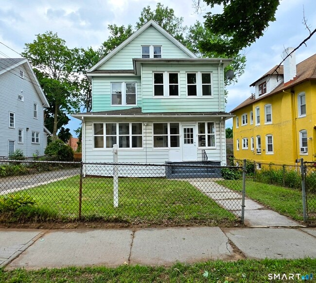 Building Photo - 23 Sharon St Unit 2