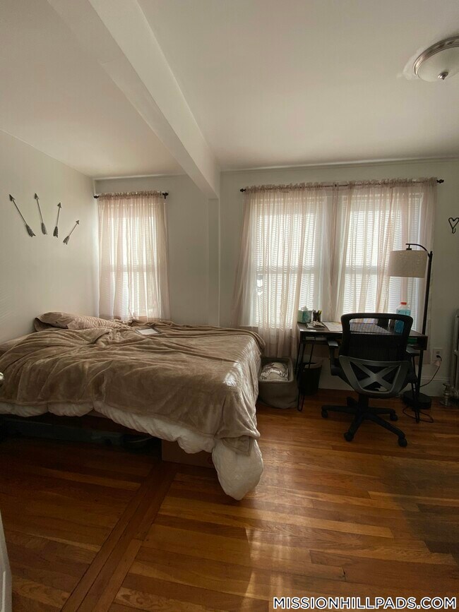 Photo - 185 Hillside St