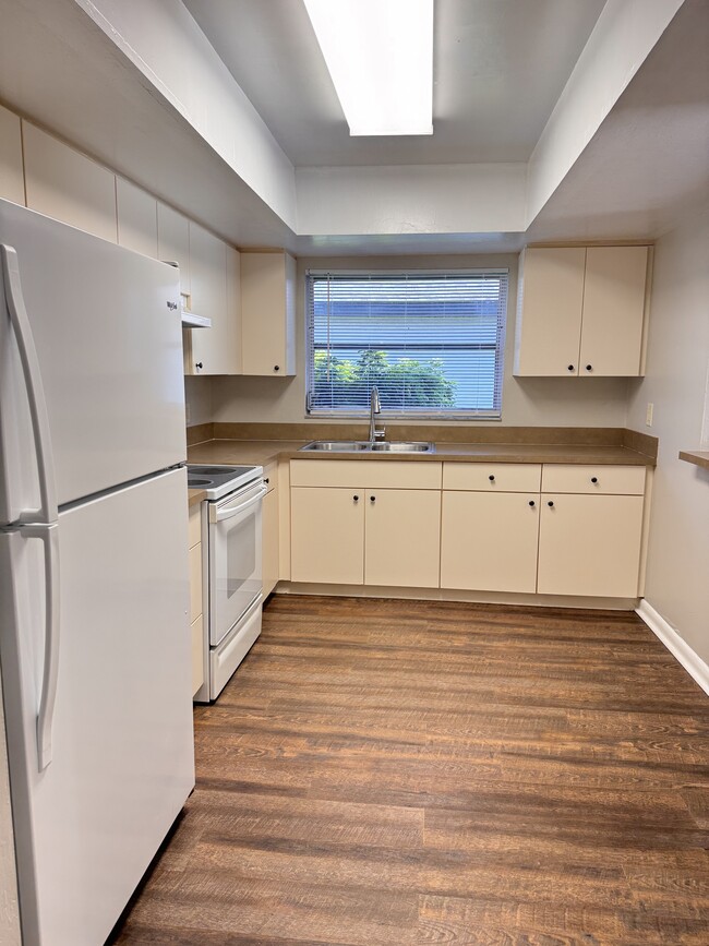 Photo - 223-225 SE 24th Ave