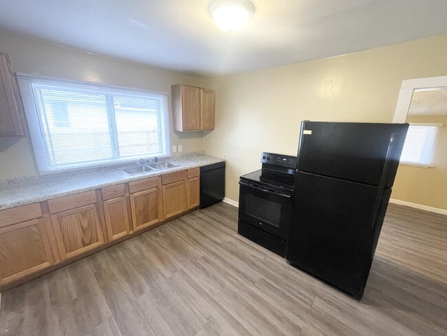 Photo - 2 Bedroom located on a quiet street in popular Beech Grove