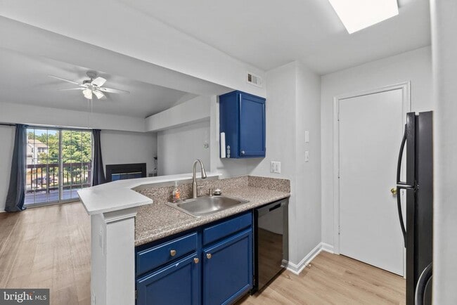 Photo - 6901 Victoria Dr Unit I