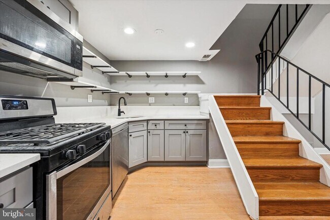 Photo - 2034 Mt Vernon St Unit 1F