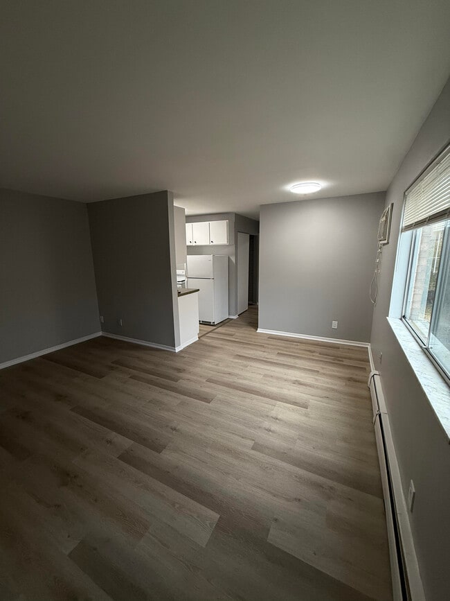 Photo - Lincoln Woods Flats