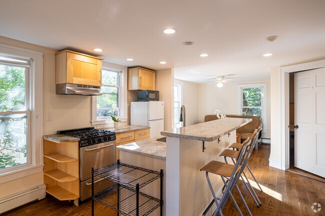 2BR, 1BA - Cogswell Avenue