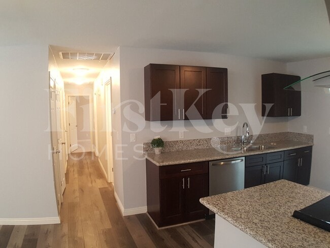 Photo - 2012 Bennett St