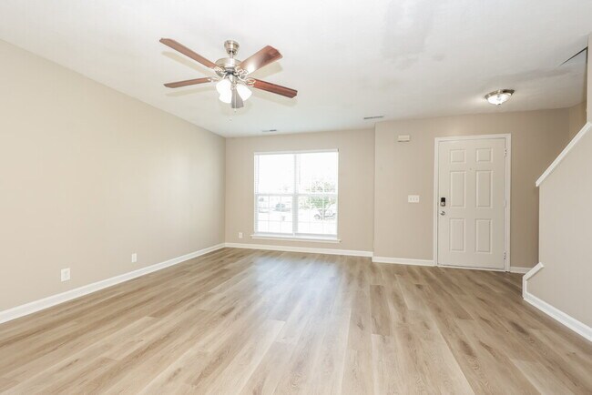 Photo - 8197 Ramstone Way