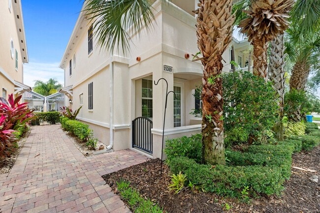 Building Photo - Beautiful FURNISHED 3/3 Cayman town home available now!
