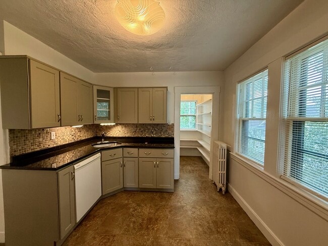 Photo - 7 Oliver Rd Unit 2