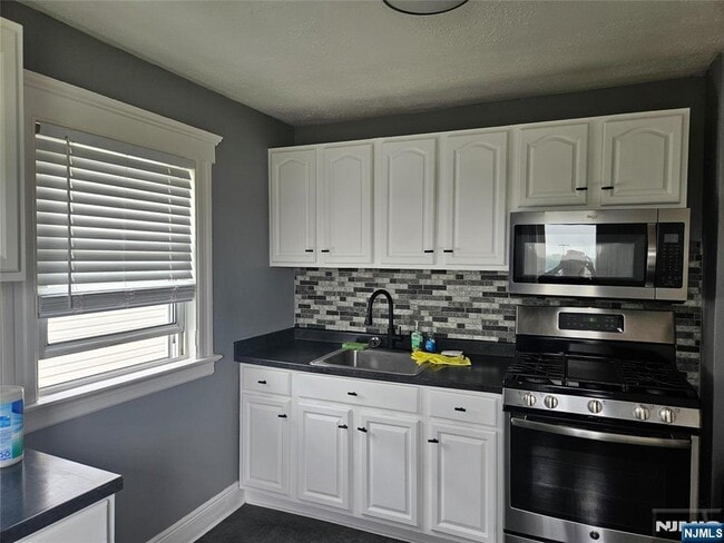 Building Photo - 520 Schuyler Ave Unit 2-2 Rental
