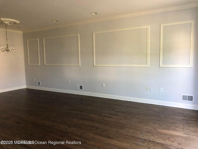 Photo - 163 Shinnecock Dr