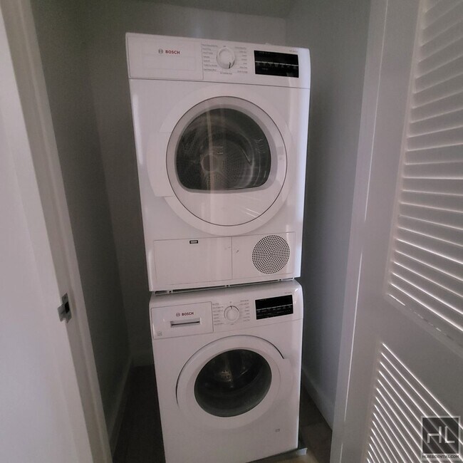 Photo - East 39th Street Unit 7J