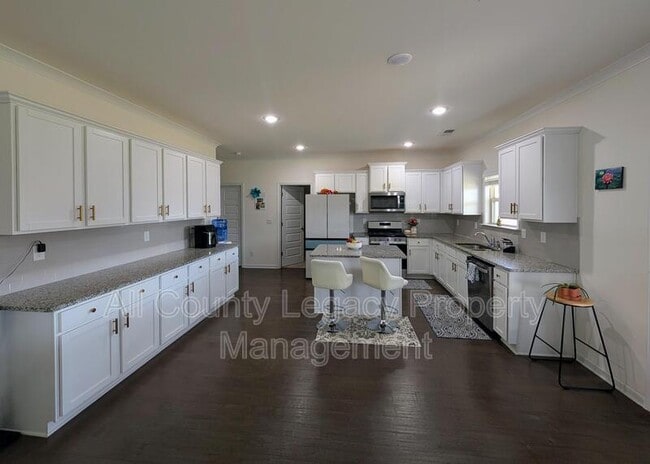 Photo - 928 Blue Juniper Cir