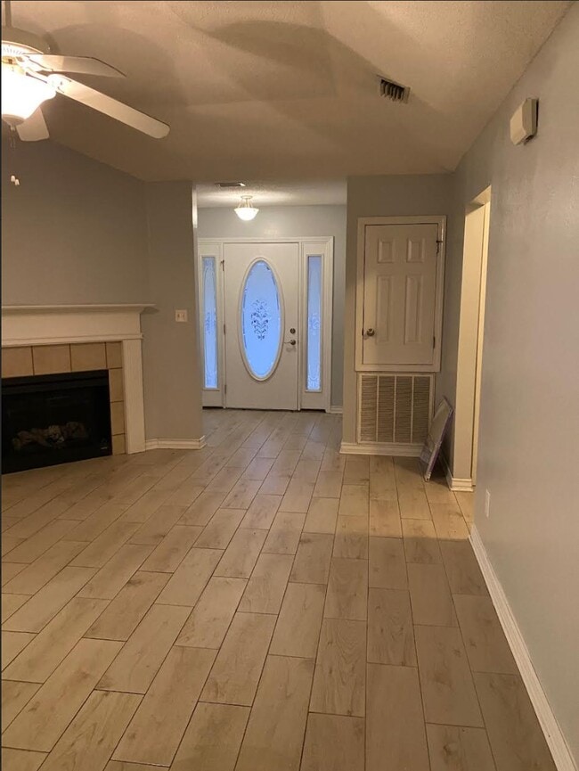 Photo - 11900 Liberty Cir N