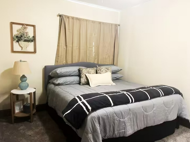 Building Photo - 819 Bell Ave